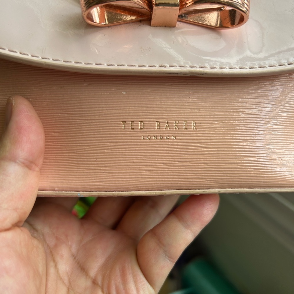 🖤Ted Baker Pink Clutch with Metallic Bow - Picture 3 of 16